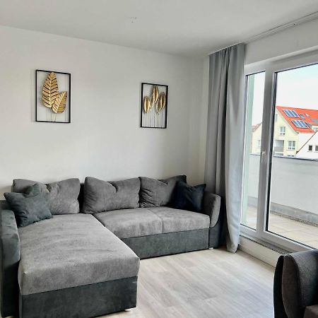 Nujen- Hotel Und Apartment Stuttgart Zuffenhausen Exteriör bild