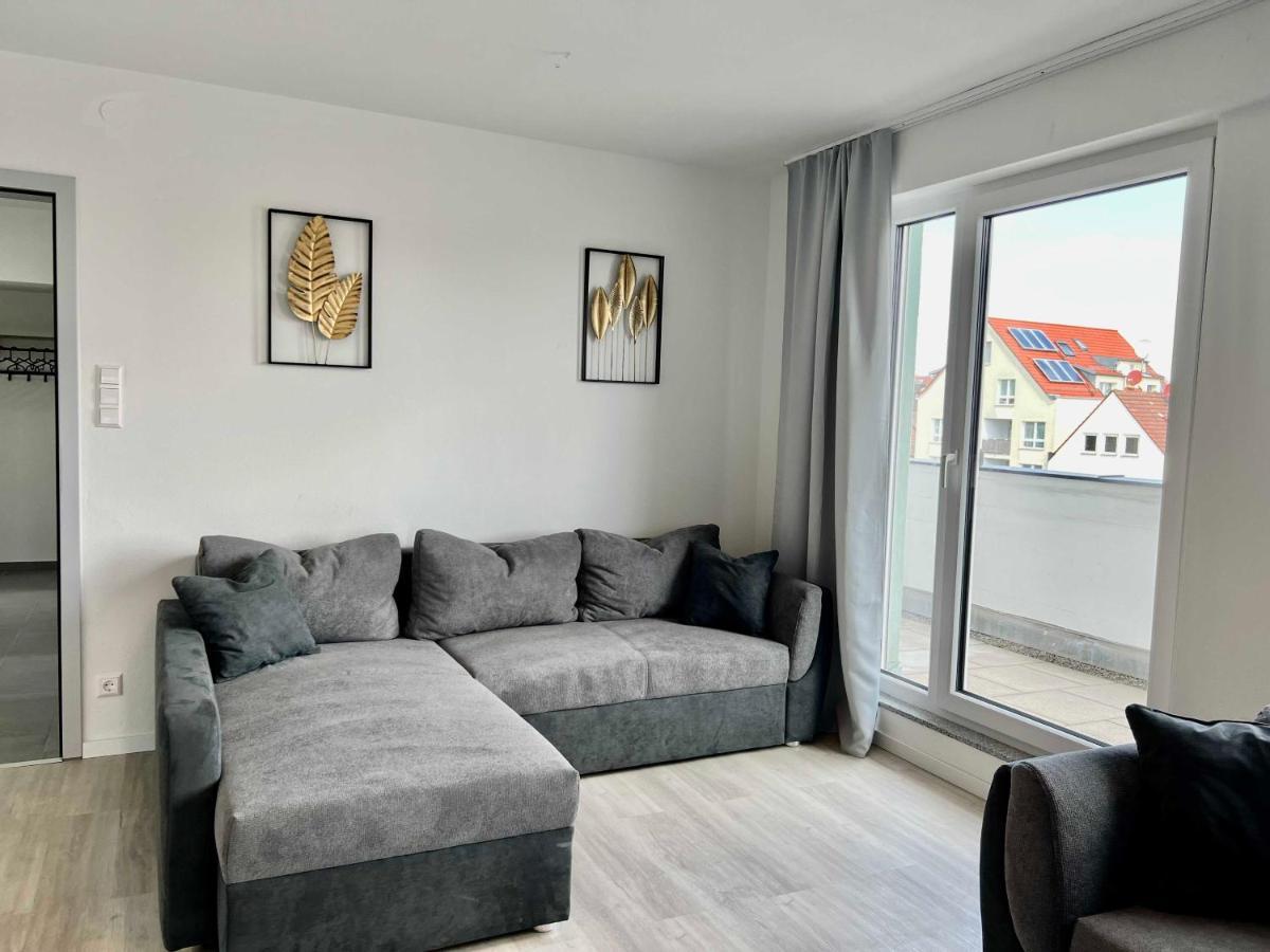 Nujen- Hotel Und Apartment Stuttgart Zuffenhausen Exteriör bild