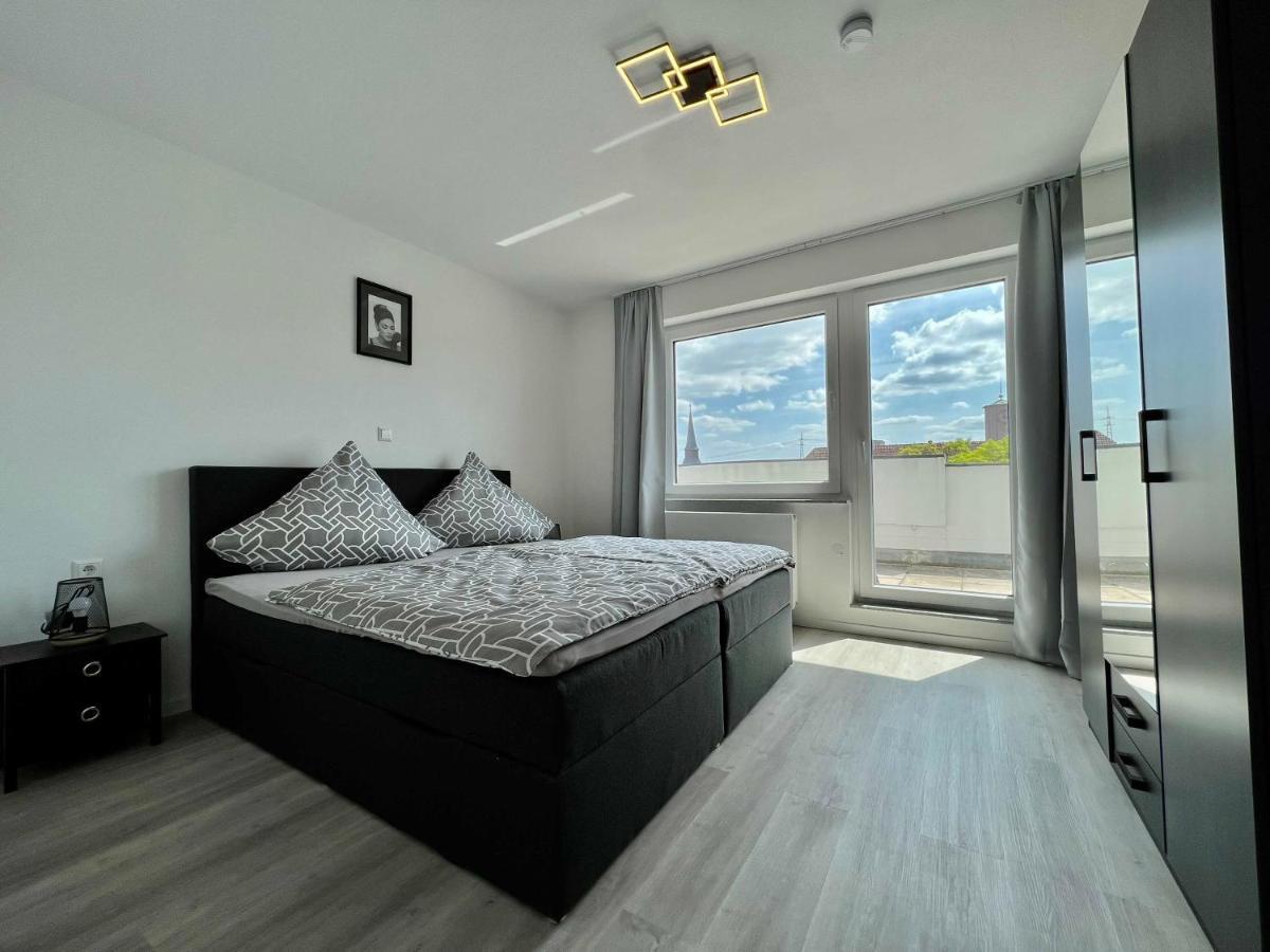 Nujen- Hotel Und Apartment Stuttgart Zuffenhausen Exteriör bild