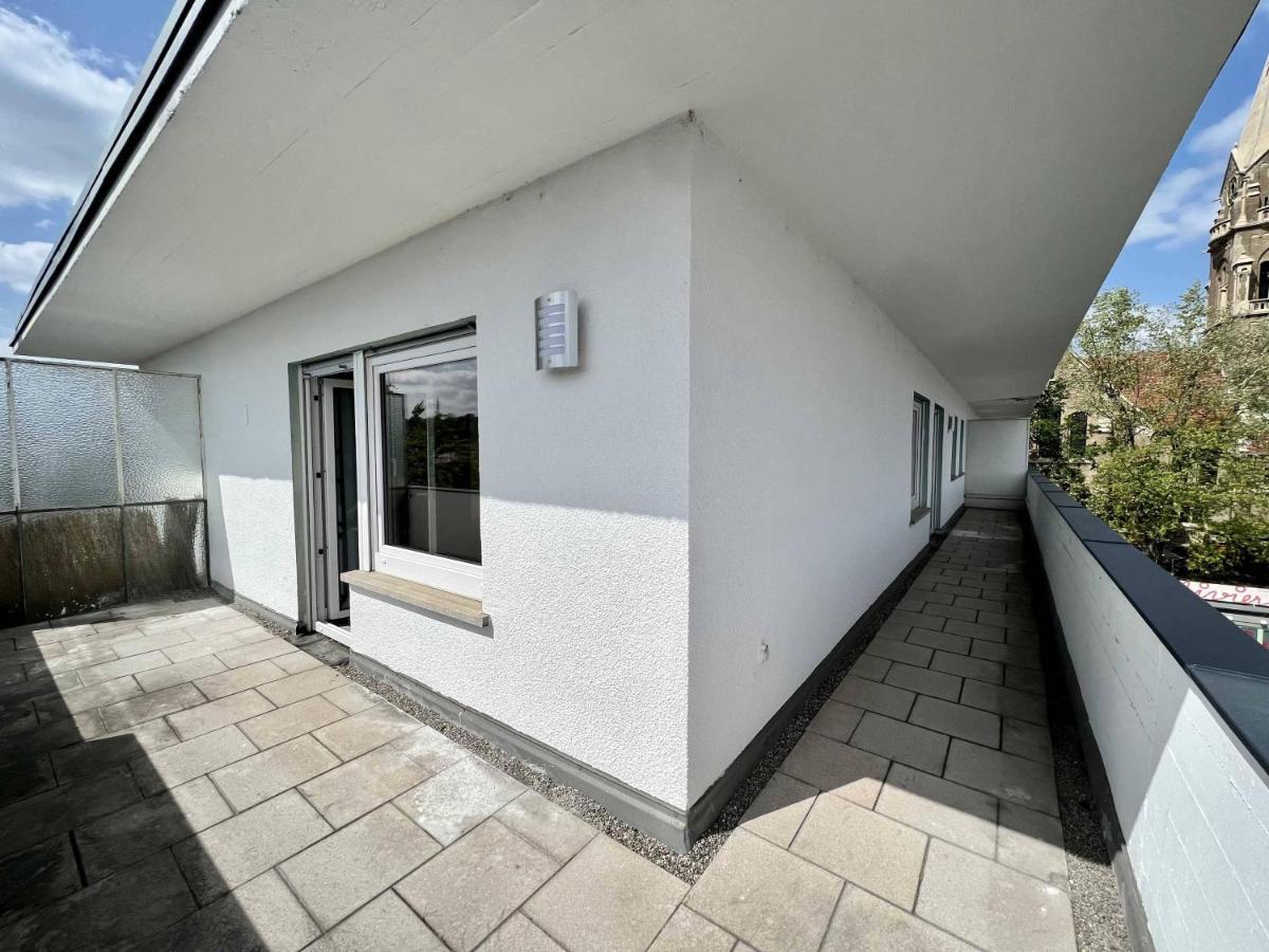Nujen- Hotel Und Apartment Stuttgart Zuffenhausen Exteriör bild