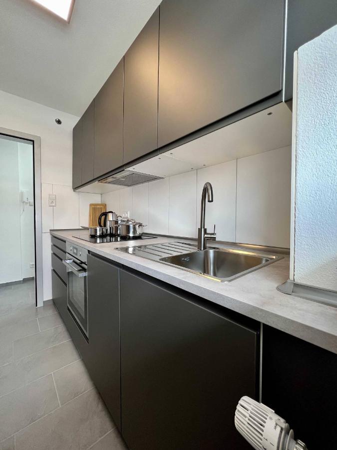Nujen- Hotel Und Apartment Stuttgart Zuffenhausen Exteriör bild