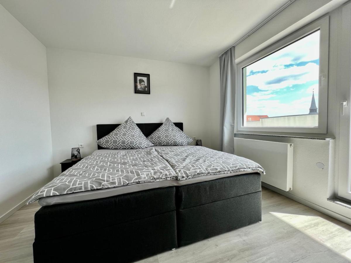 Nujen- Hotel Und Apartment Stuttgart Zuffenhausen Exteriör bild